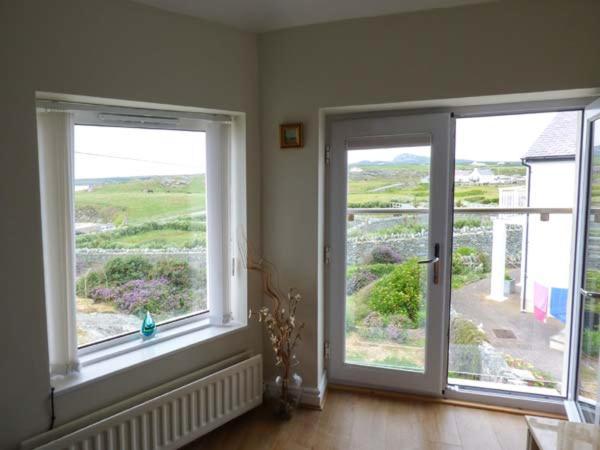 Ty'r Enfys Bach - Upper * Trearddur